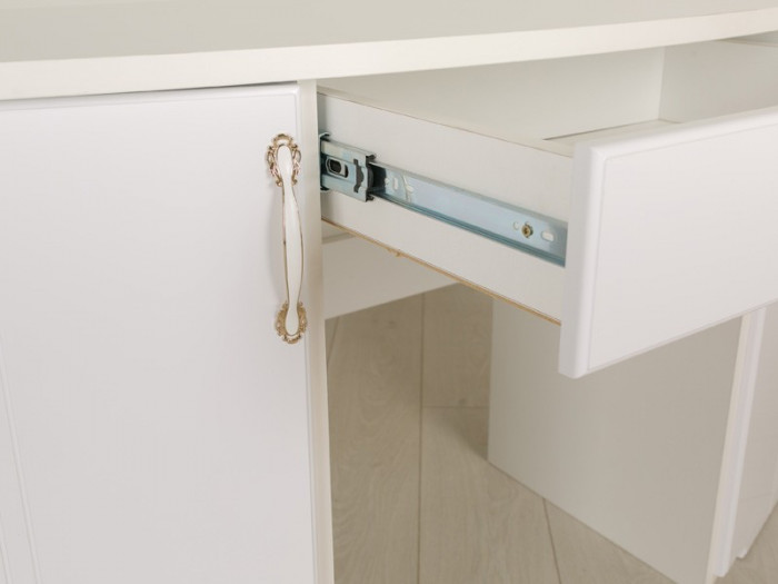 Столик туалетный Виктория 06