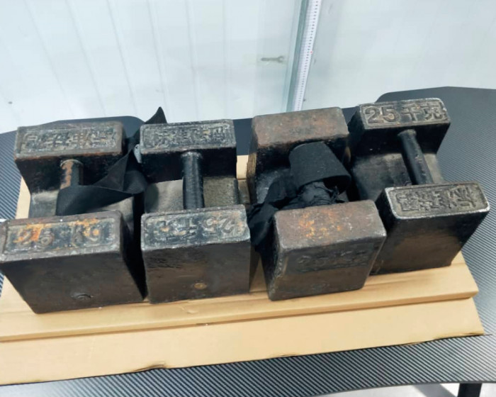 Два игровых стола Мебель--24 GT-2310, цвет чёрный, ШхГхВ 240х60х73 см.(регулировка высоты столов от 72,5 см. до 73,5 см.)