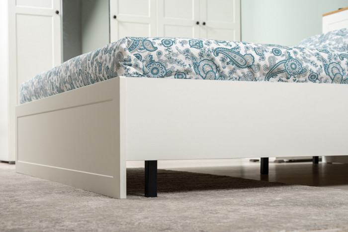 Остин 11.53 Кровать + ортопед + 16.47 Тумба под ТВ + 16.221 Комод, белый шагрень/дуб крафт золотой