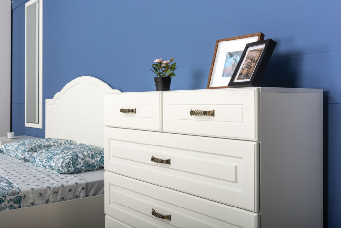 Ливерпуль Спальня № 4 Кровать 11.08ОСН + Шкаф 13.134 + карниз + Комод 10.103, цвет ясень ваниль/белый, сп. м. 1600х2000 мм., б/м, ортопед есть